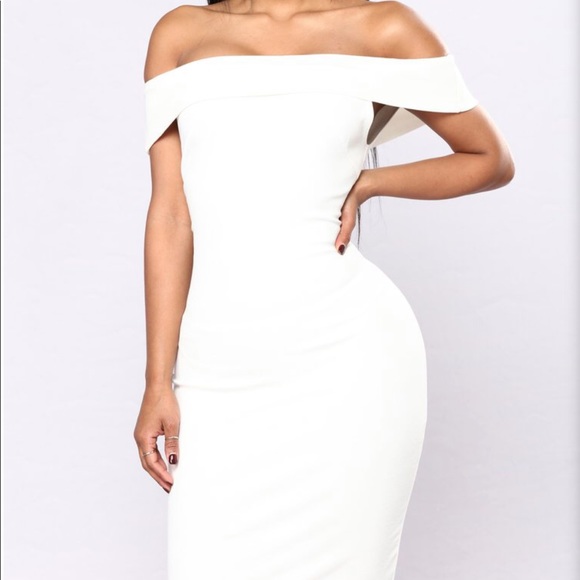❌SOLD❌ NWT Fashion Nova Chantal dress white Small - Picture 4 of 4